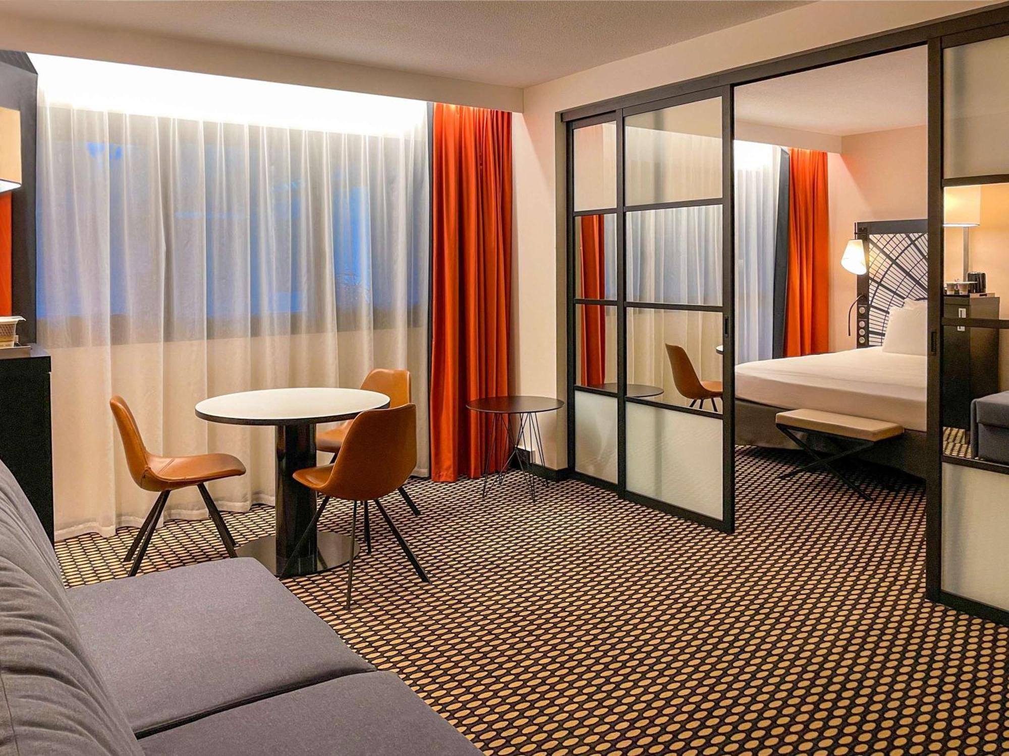 Mercure Paris Porte De Versailles Expo Ванв Екстериор снимка